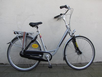 Aluminium frame damesfiets met versnellingen, naafdynamo en vering