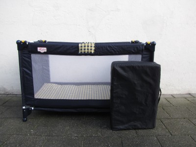 Campingbed met extra matras. graag in combinatie met Frisia huurfietsen.