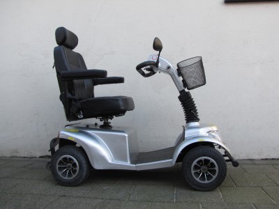 Scootmobiel met 4 wielen